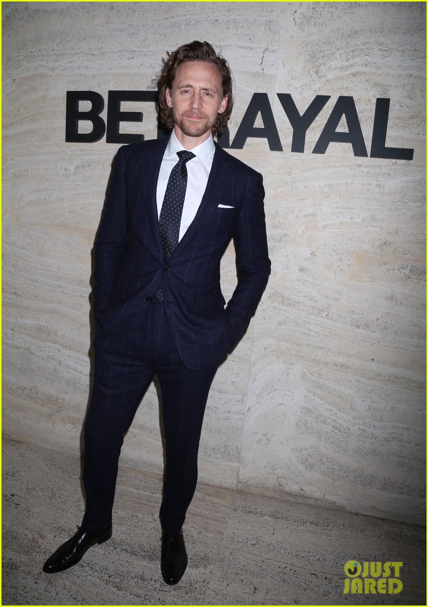 Tom Hiddleston & Charlie Cox Celebrate Broadway Debuts at 'Betrayal