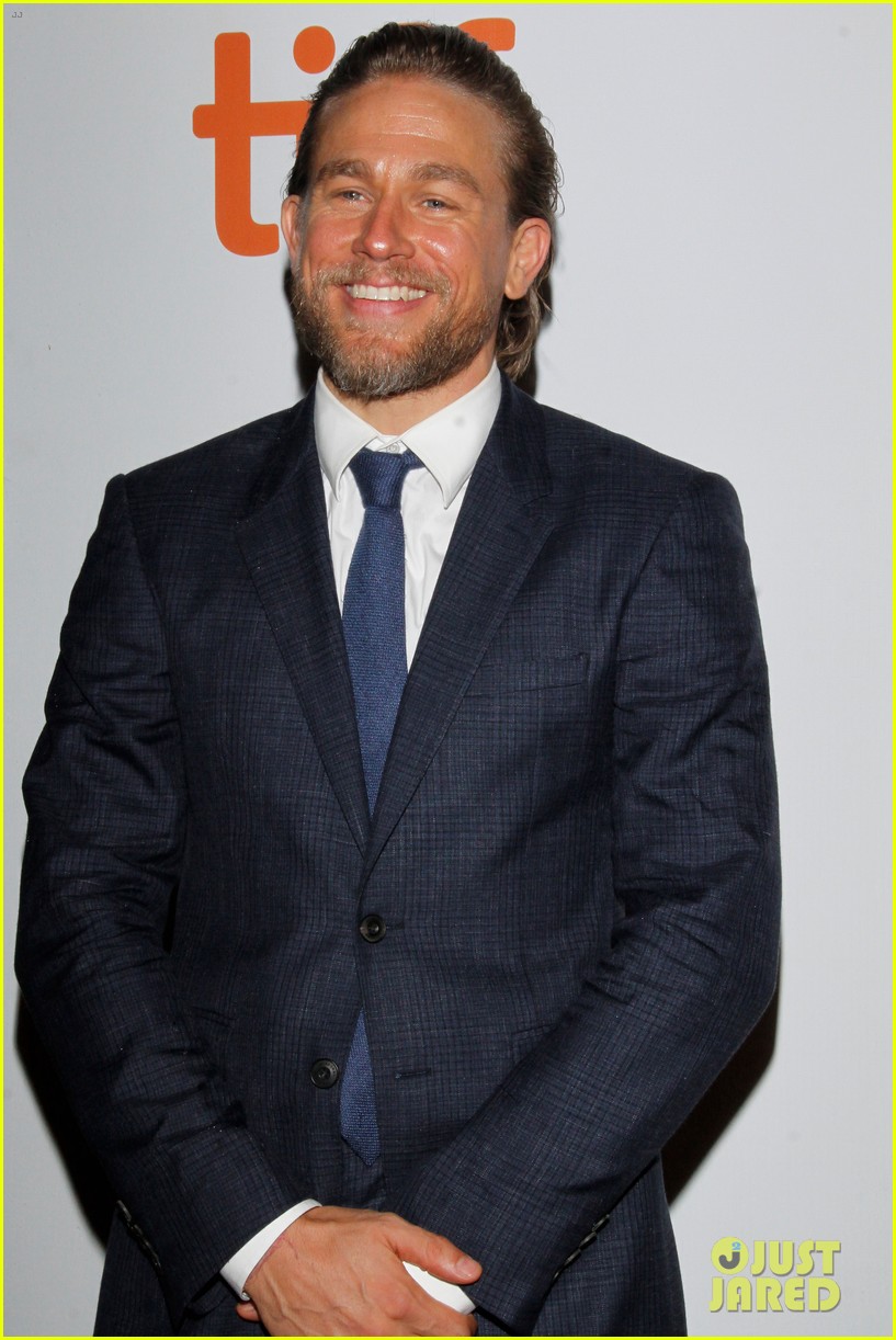 charlie hunnam suits up true history of the kelly gang tiff 044351430