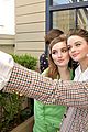 joey king mandy moore glamour tory burch event 21