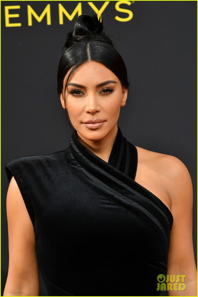 Kim Kardashian Gets Glam For Creative Arts Emmys 2019 Photo 4352785