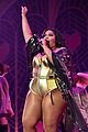 lizzo shines in gold bodysuit on stage at nyc concert 05