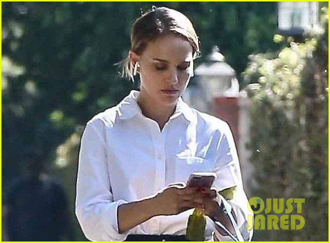 natalie portman takes her pup for a walk 034345058