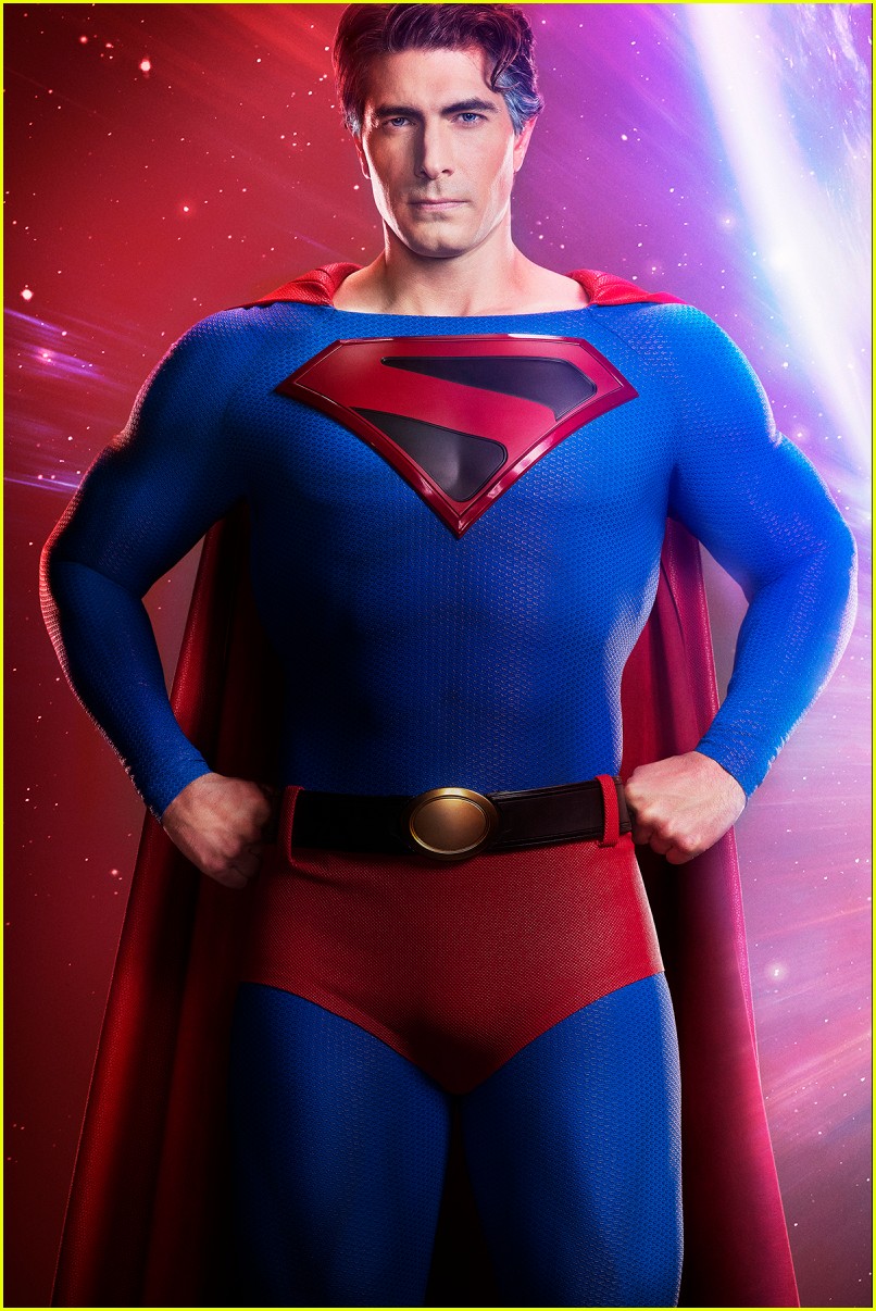 brandon routh suits up superman cw crossover first look 014361408