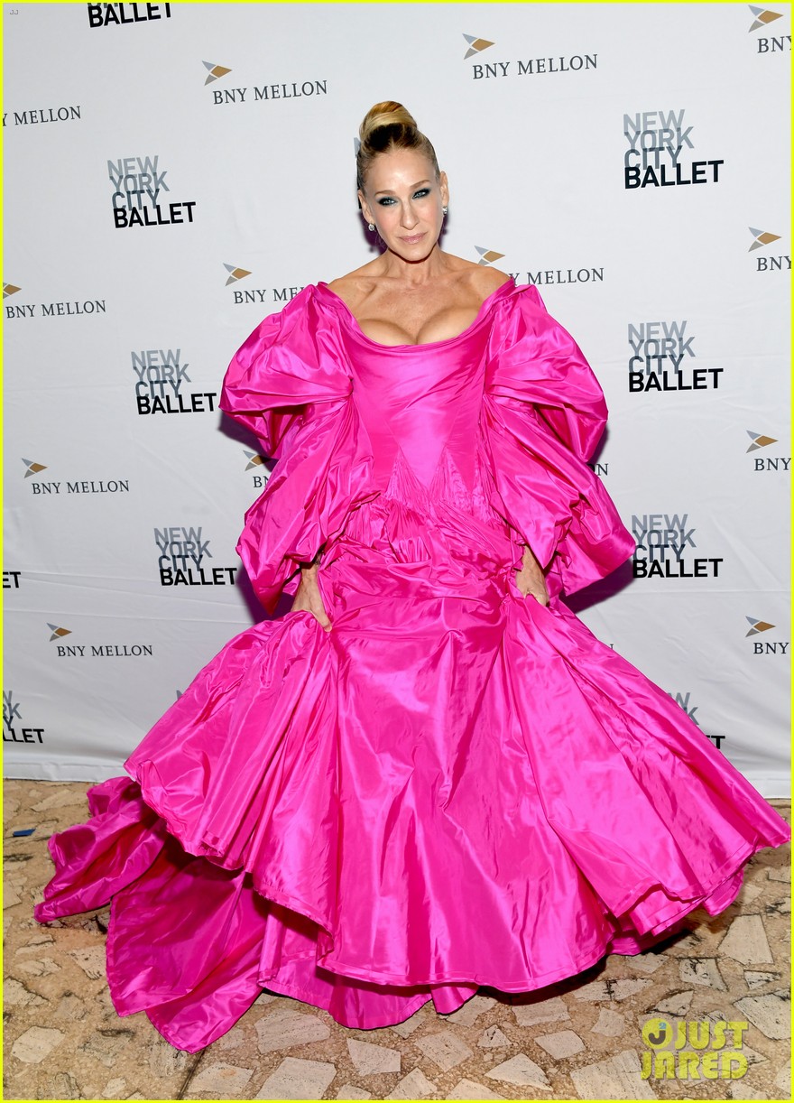 sarah jessica parker wows in pink gown nyc ballet fall fashion gala 054361177