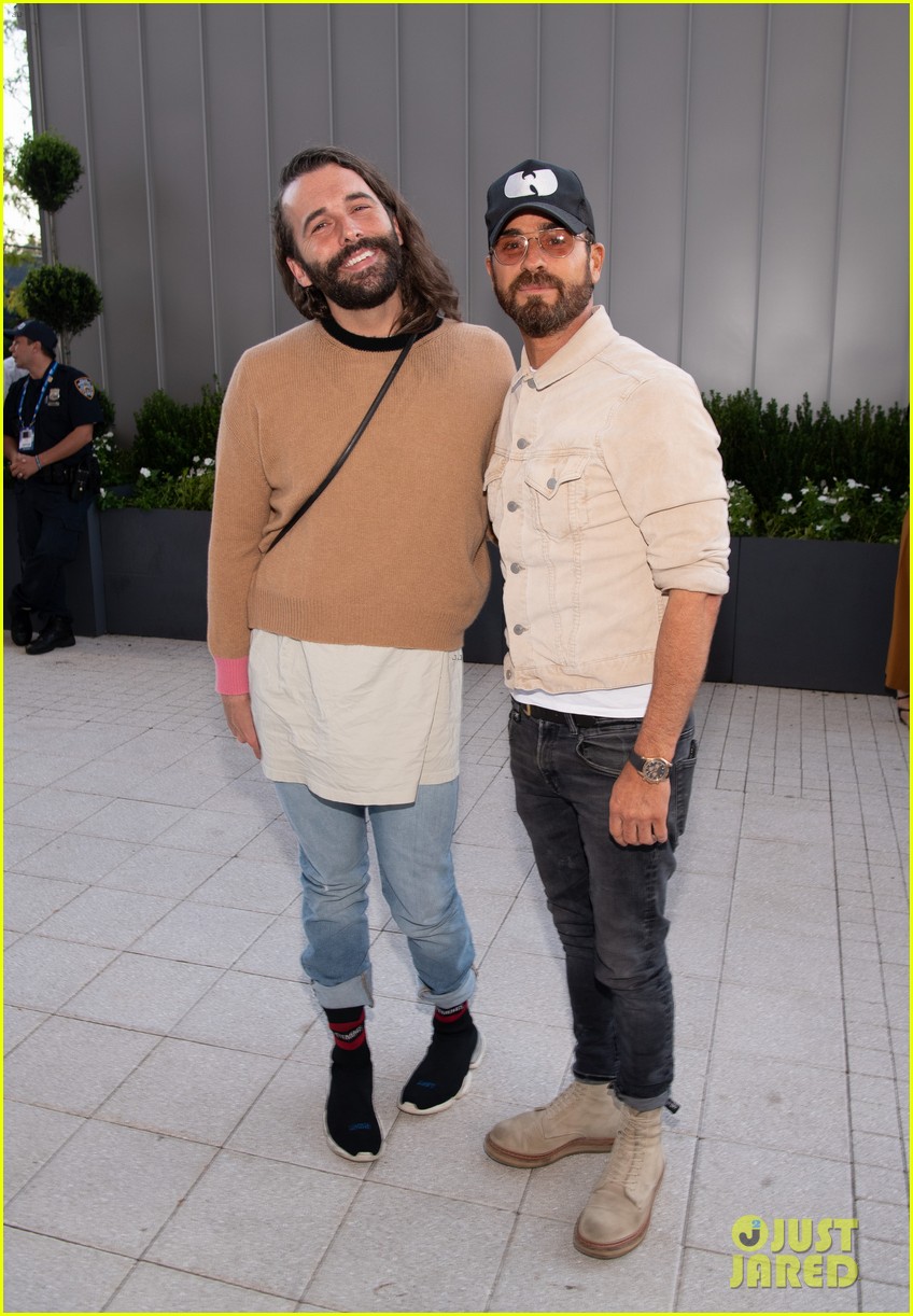 justin theroux jonathan van ness hang out together at us open 144344743