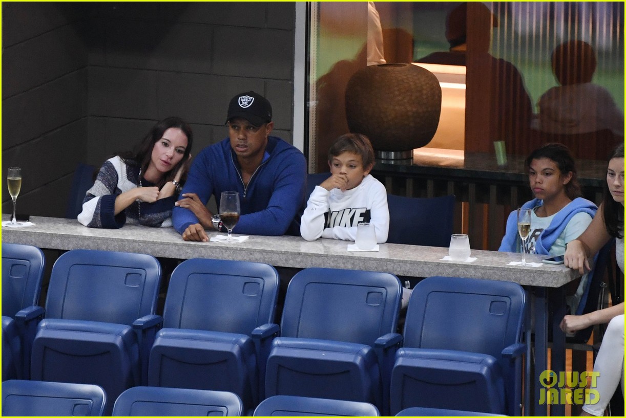 tiger woods cheers on rafael nadal at us open with kids 01