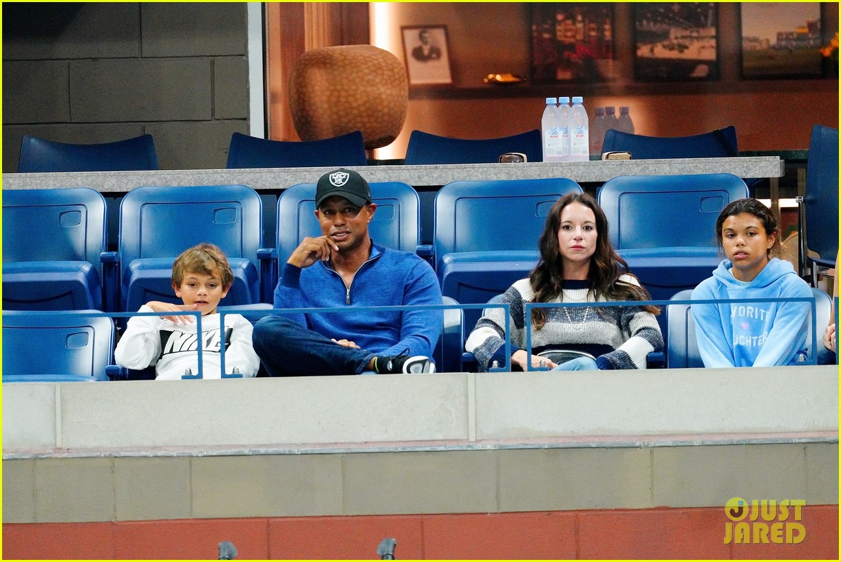 tiger woods cheers on rafael nadal at us open with kids 024344329