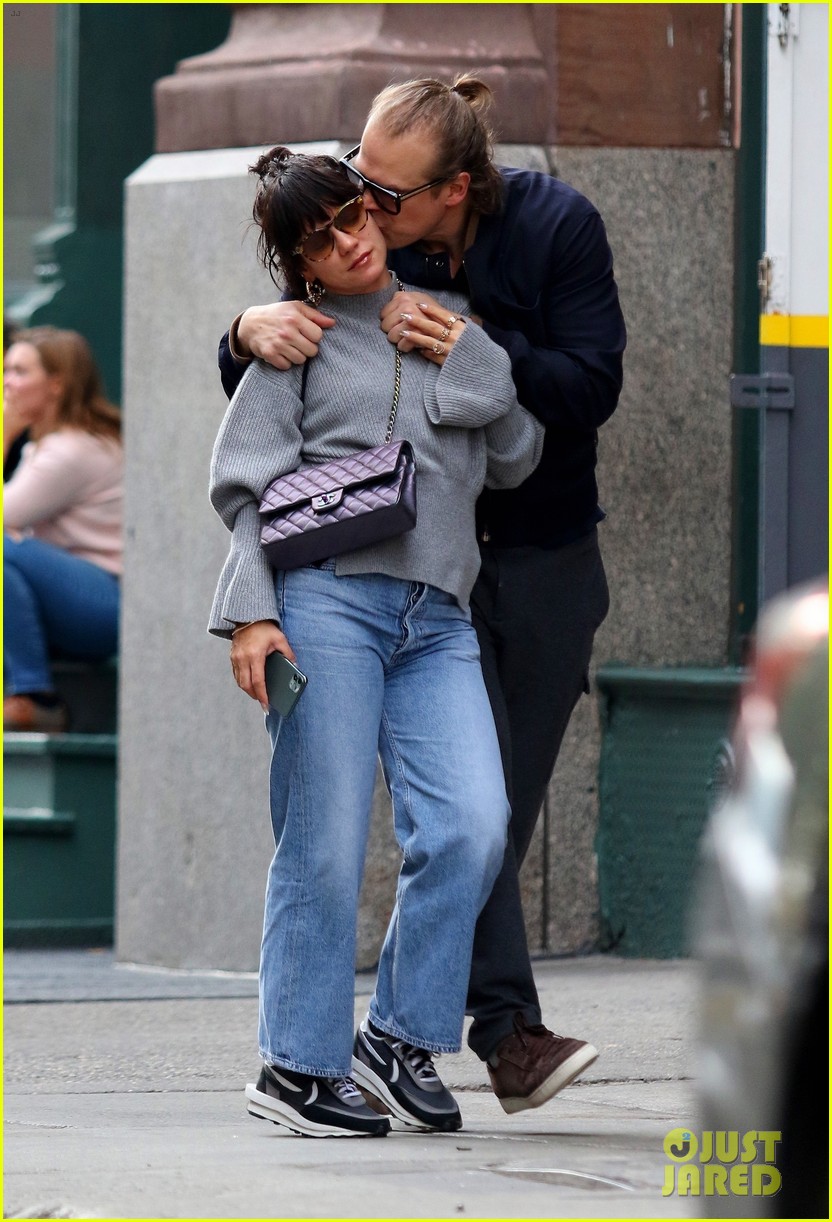 David Harbour & Lily Allen Pack on the PDA During Day Out in NYC