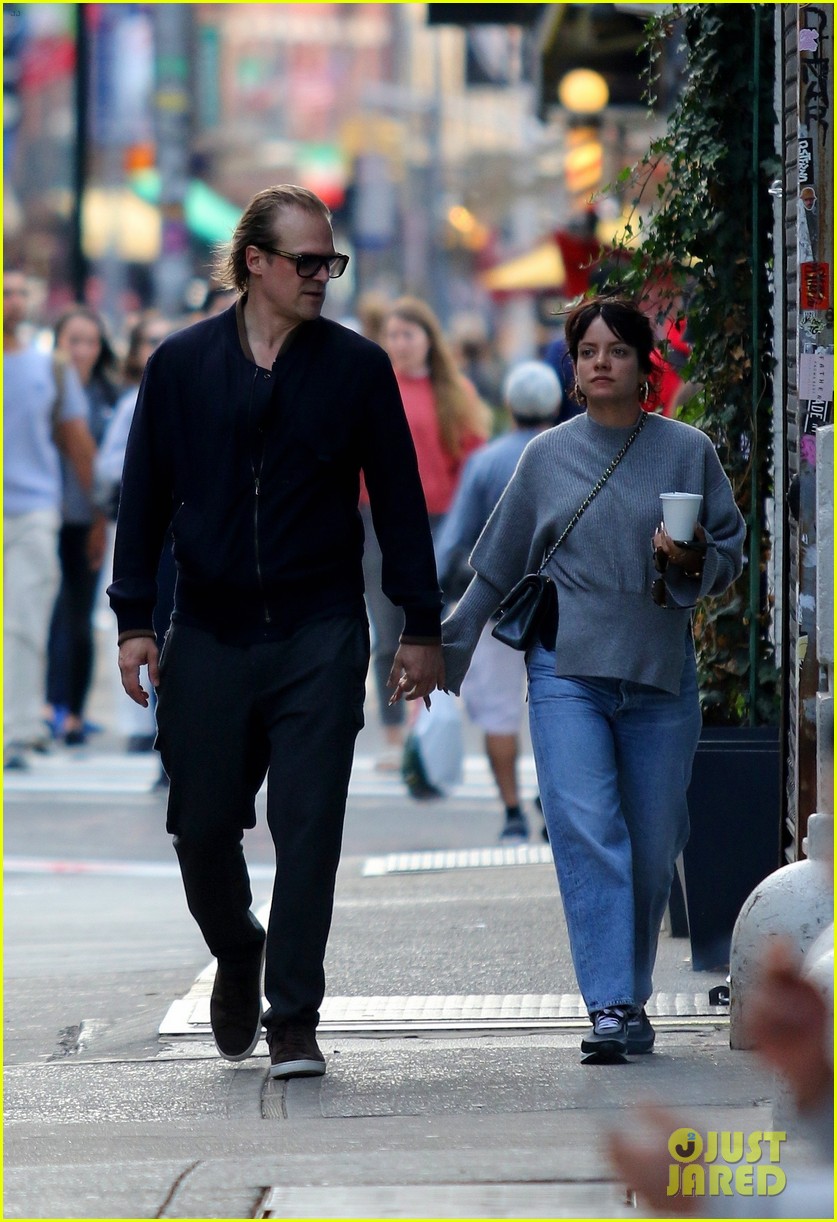 David Harbour & Lily Allen Pack on the PDA During Day Out in NYC