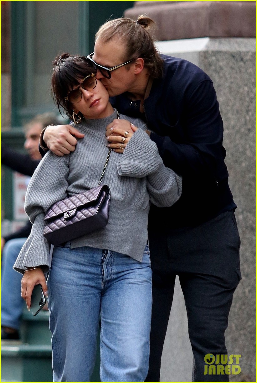 David Harbour & Lily Allen Pack on the PDA During Day Out in NYC
