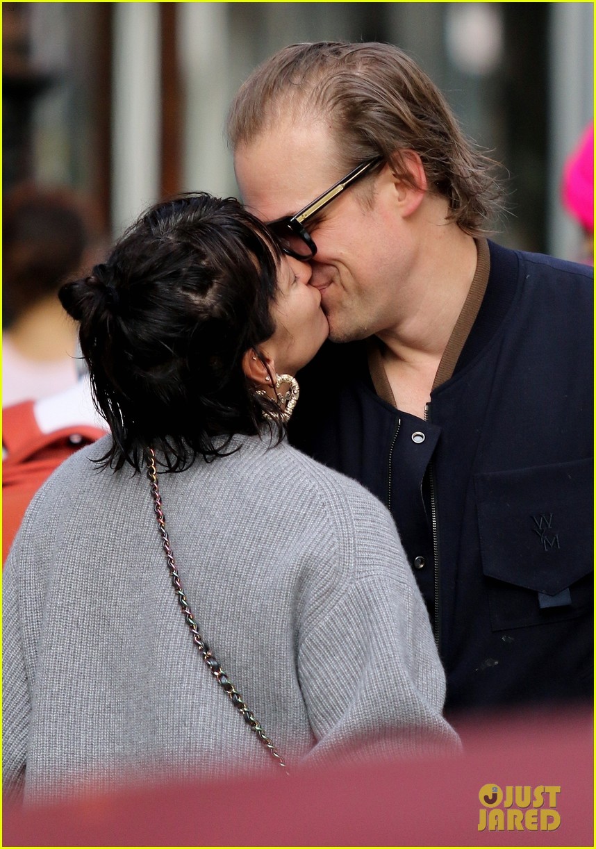 david harbour lily allen pack on the pda nyc 254370499