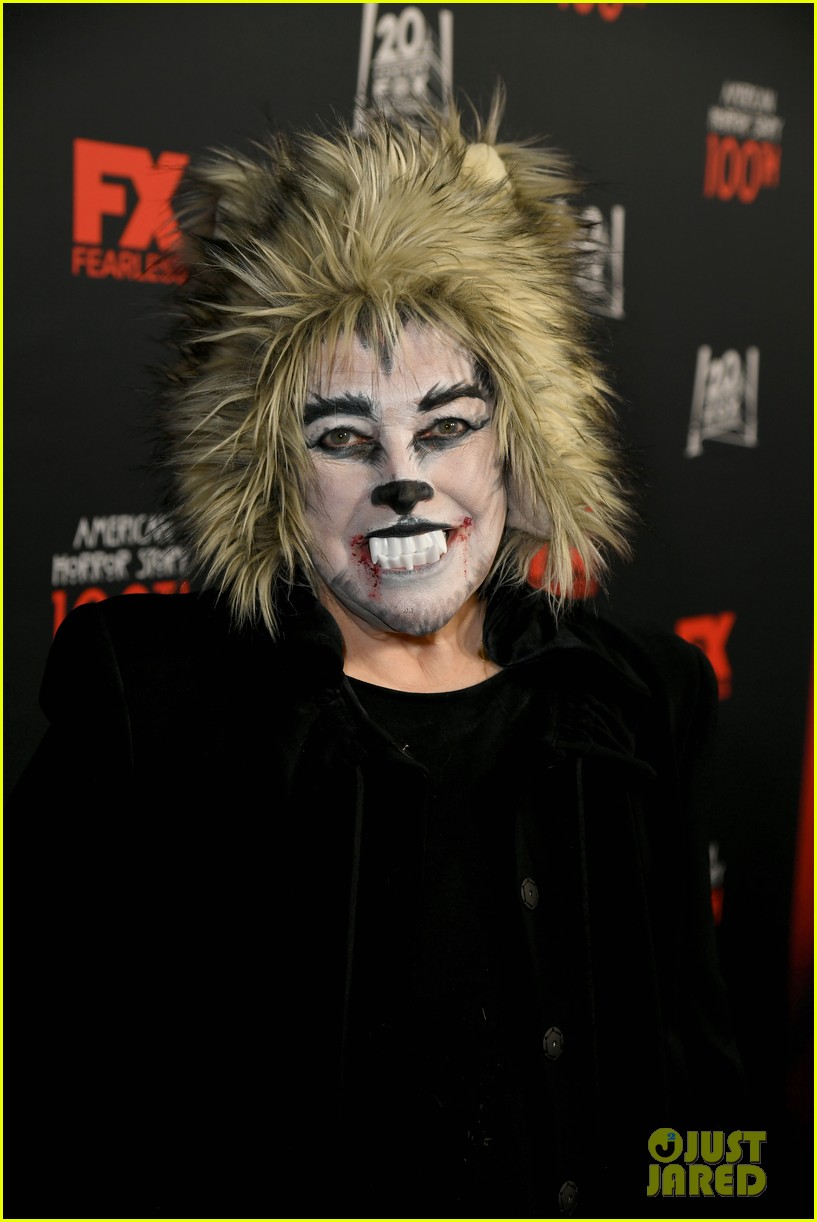 kathy bates dresses up for werewolf american horror story 100 134377272