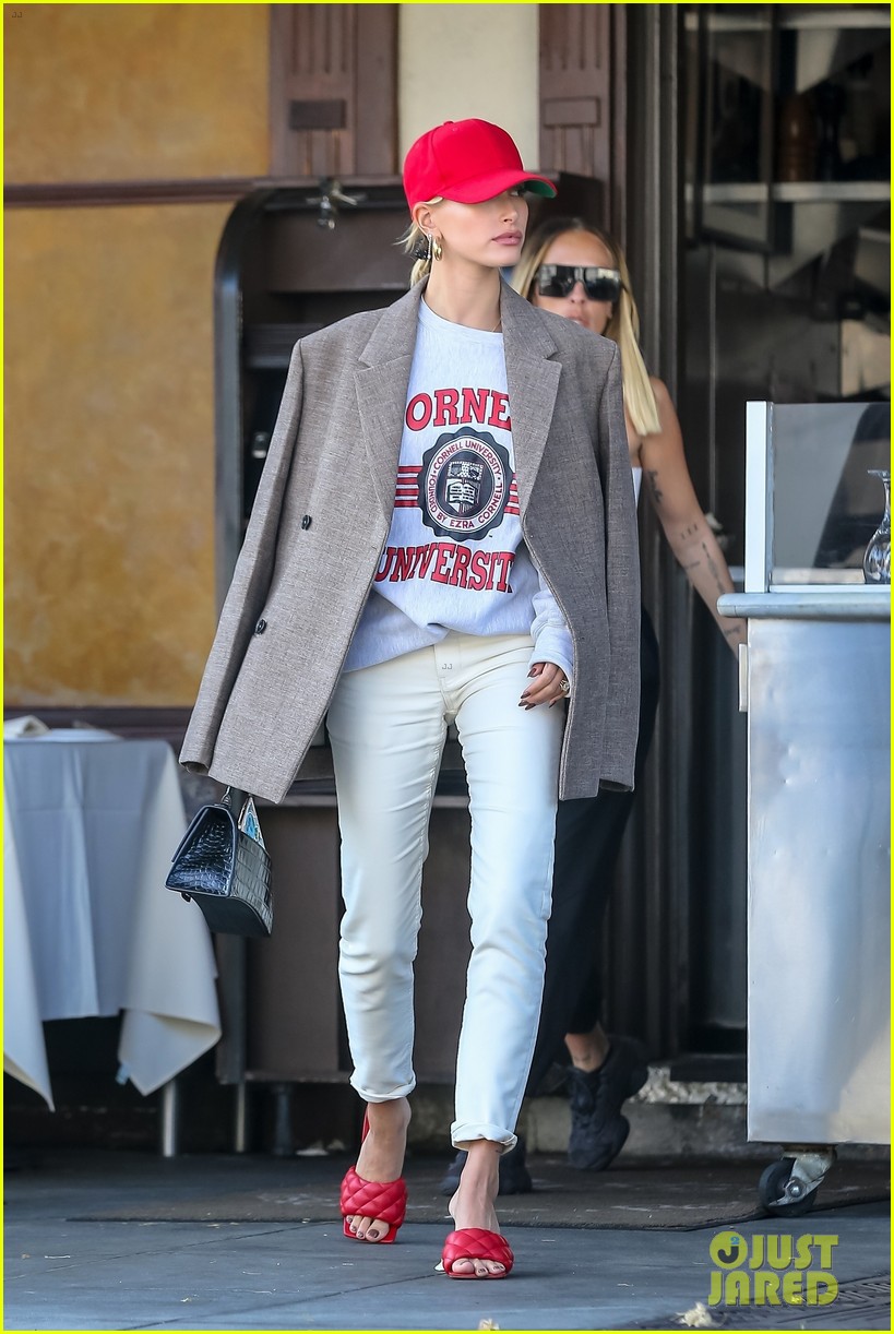 hailey bieber reps cornell university gear while out to lunch 01