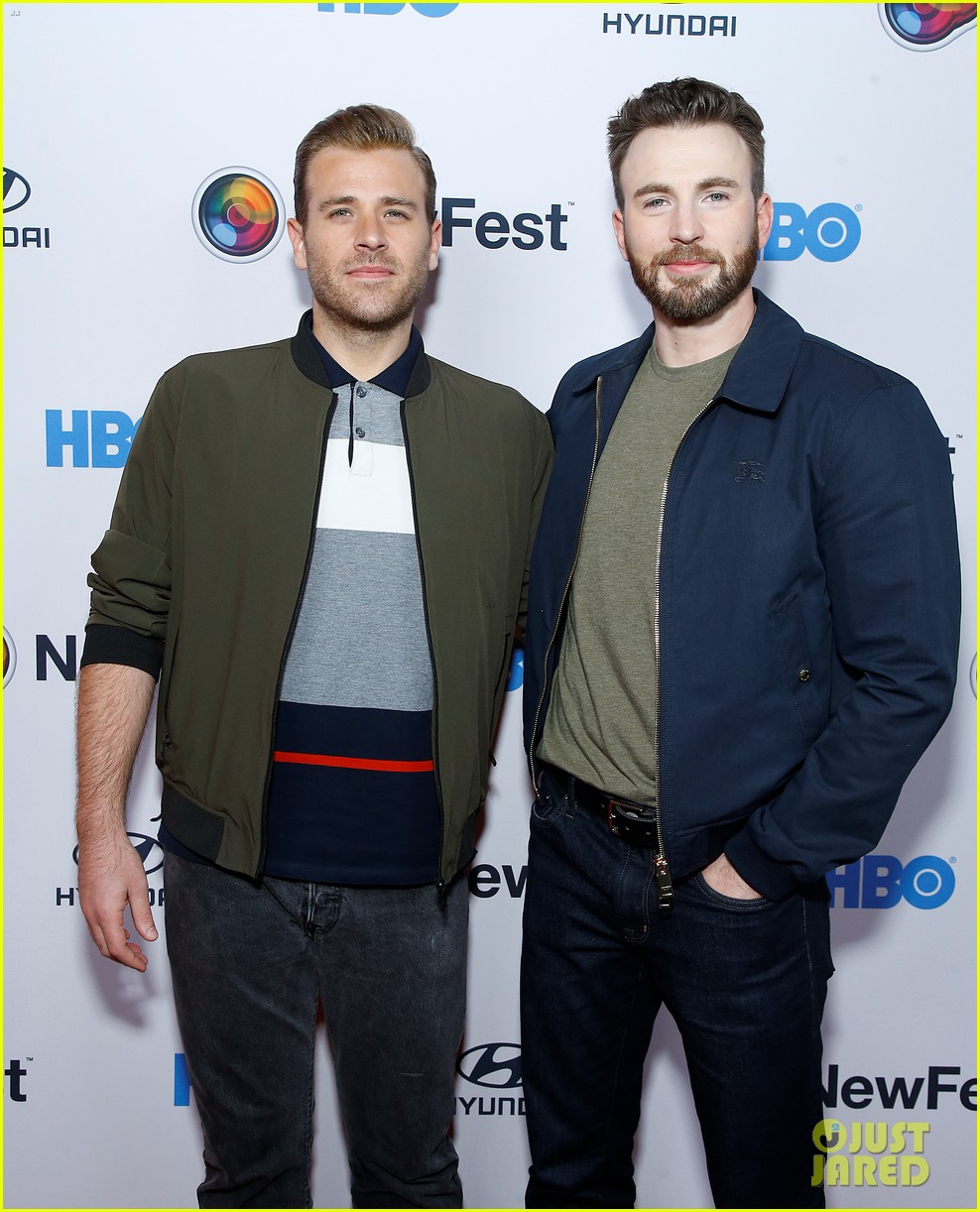 chris evans supports brother scott evans sell by premiere 04
