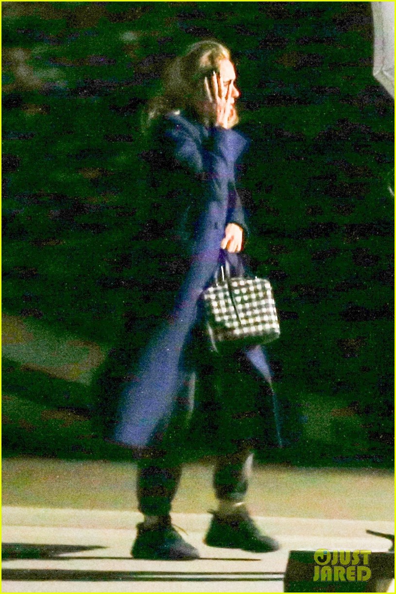 Kris Jenner, Adele, & More Stars Attend Jennifer Lawrence & Cooke(02)