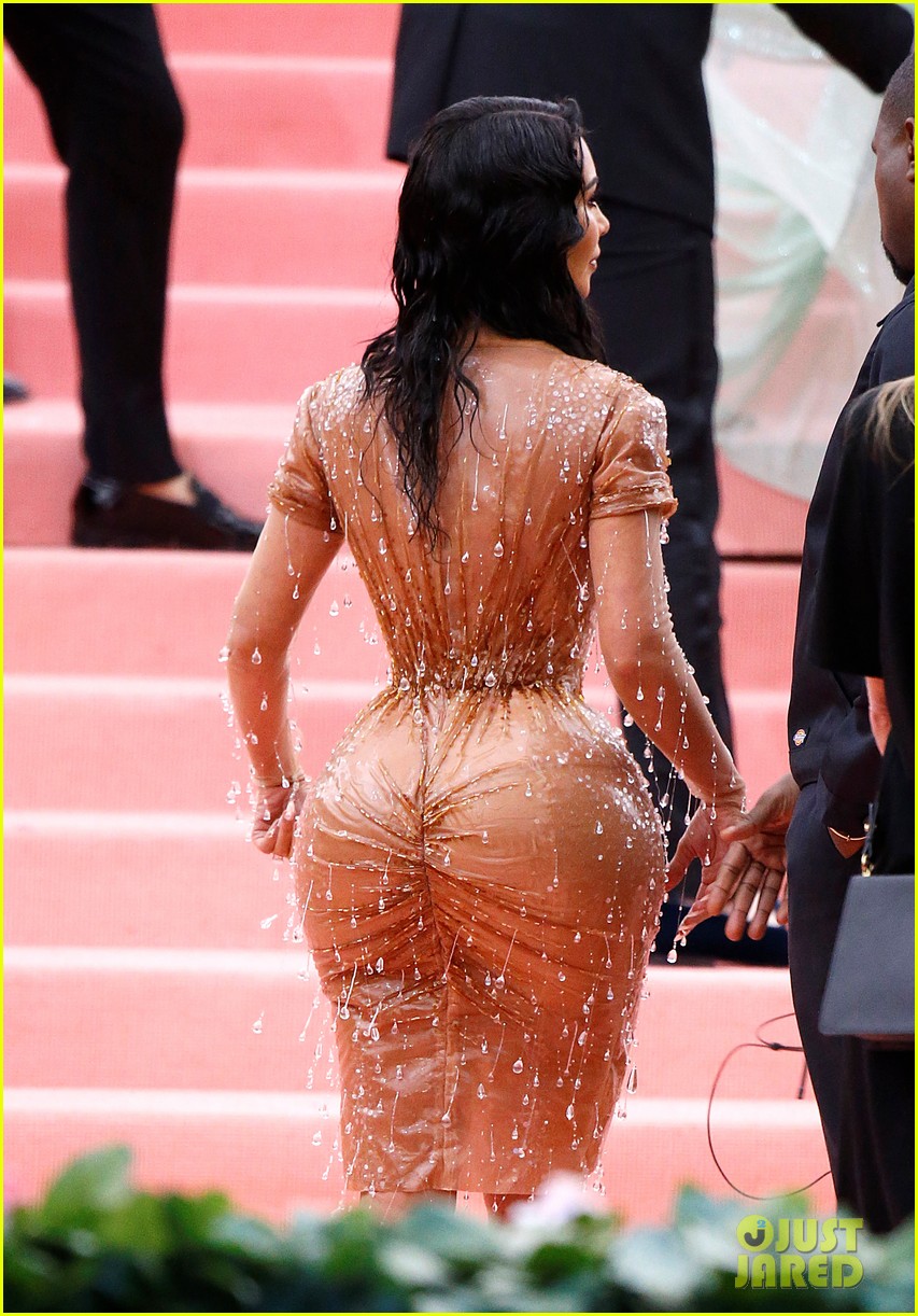 kim kardashian claps back kanye west met gala dress too sexy 034370669