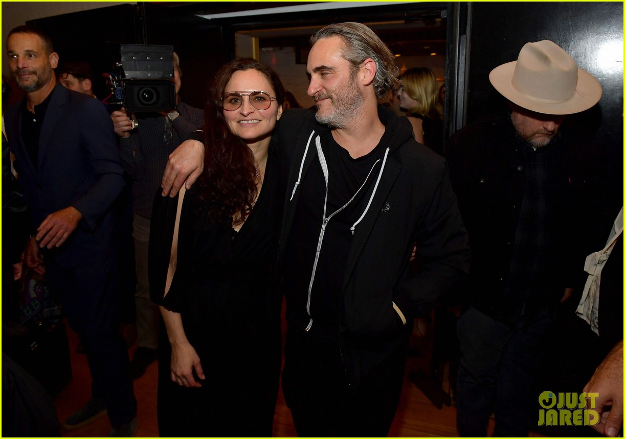 kate and rooney mara attend joaquin phoenixs party for sister rains album release 034378261