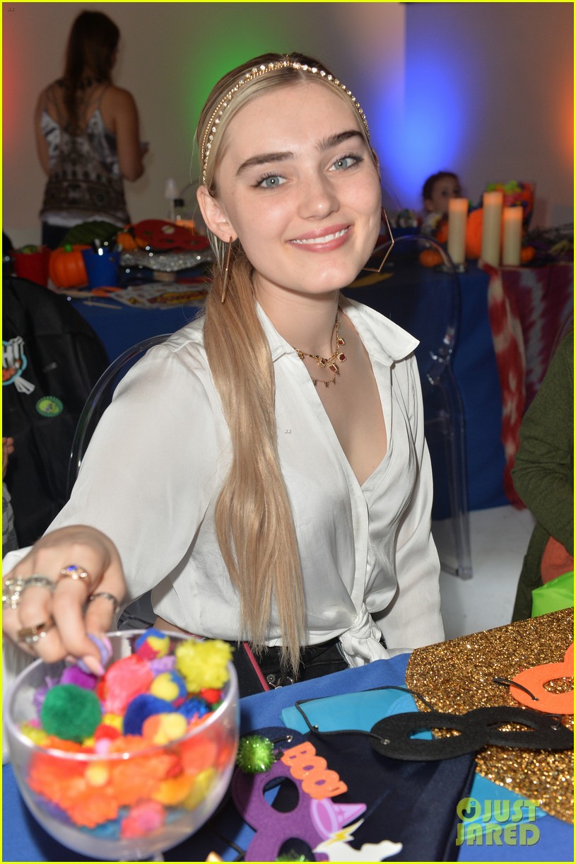 meg donnelly ava michelle more attend time for heroes festival 074377485