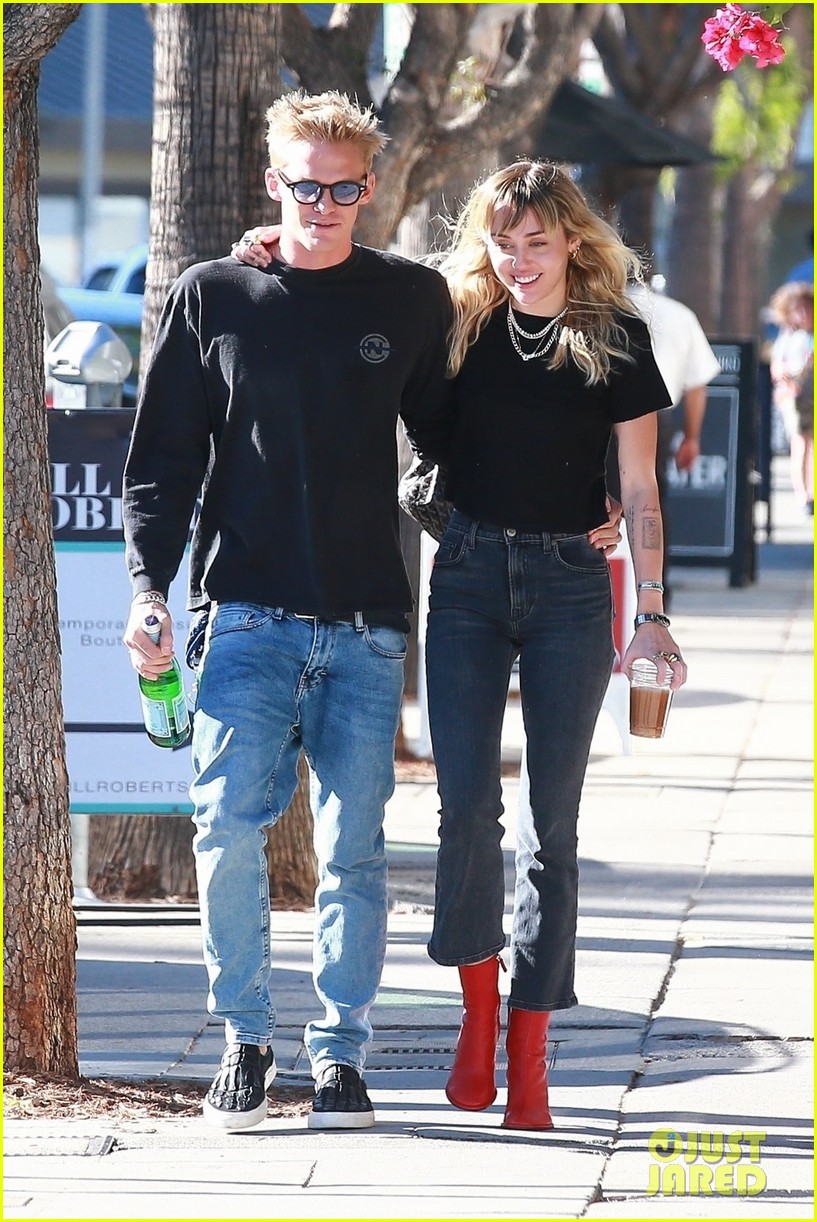 Miley Cyrus & Cody Simpson Couple Up For Afternoon Lunch Date Photo