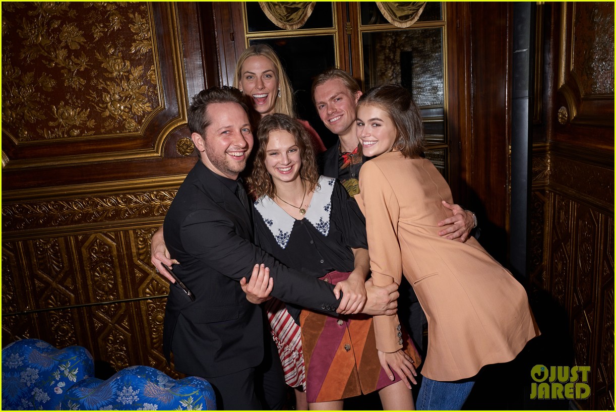 lili reinhart cole sprouse kaia gerber more miu after party 04