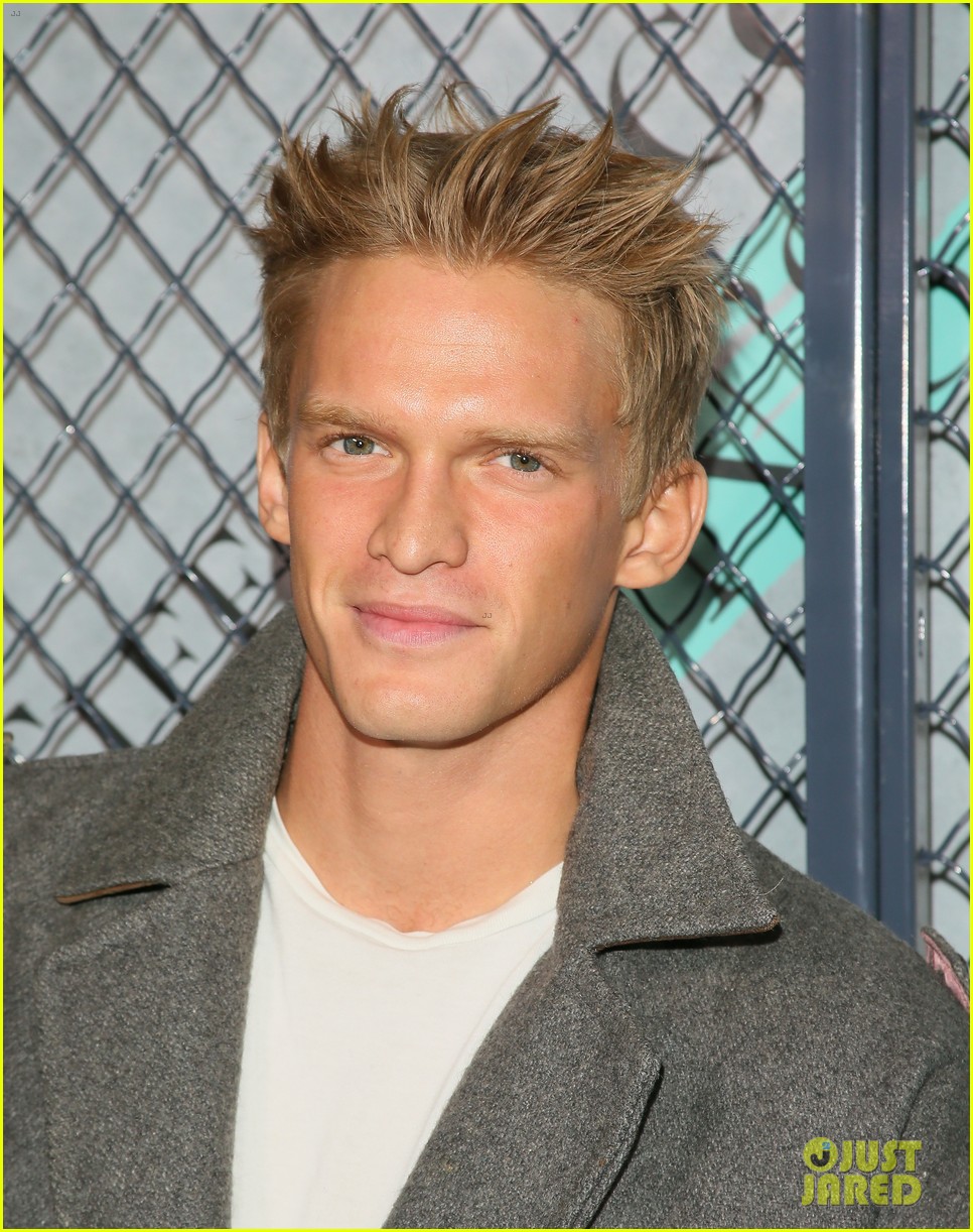 cody simpson at tiffany co event 014369995