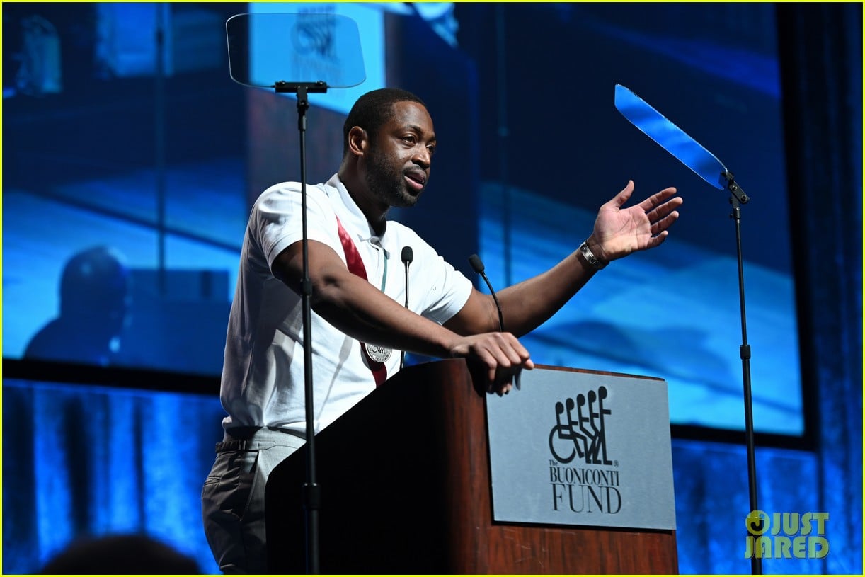 dwyane wade and lindsey vonn team up for great sports legends dinner paralysis 044367594