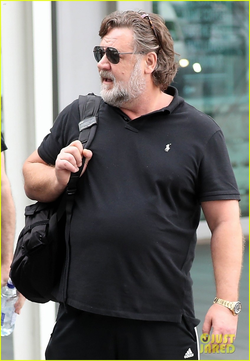 russell crowe reveals his property was damaged by bushfires 02