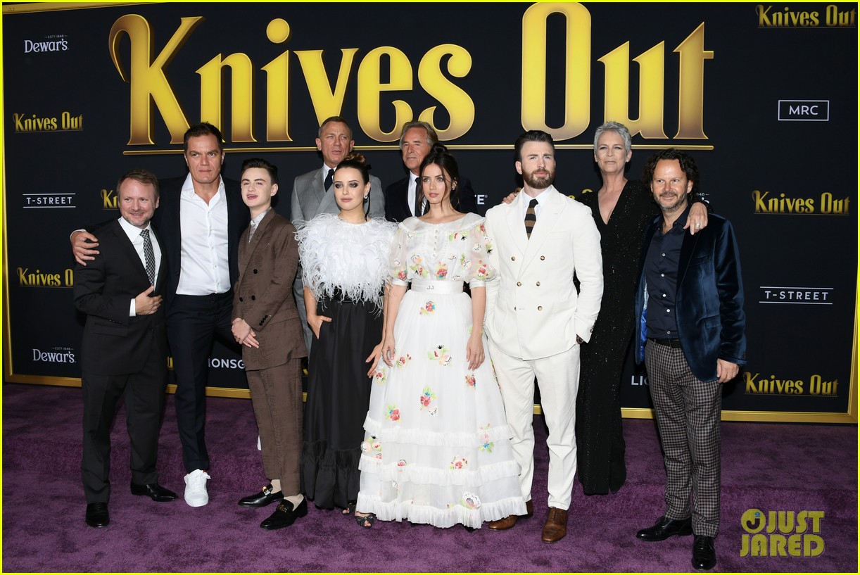 star studded cast of knives out premiere new movie 054388531