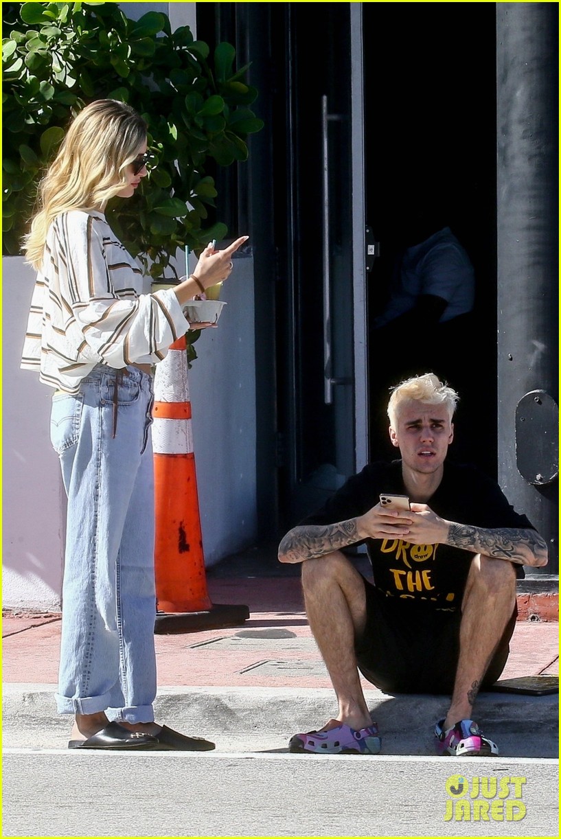 Justin & Hailey Bieber Grab Juice After Sharing a Tender Moment at