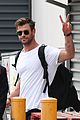 chris hemsworth heads home to australia after closing out tokyo comic con 05