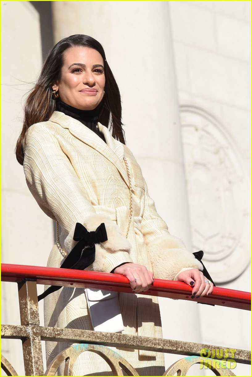 Lea Michele \u0026 Idina Menzel Sparkle at Macy's Thanksgiving Day Parade: Photo  4395597 | 2019 Thanksgiving, Idina Menzel, Lea Michele, Macy's Thanksgiving  Day Parade Photos | Just Jared: Entertainment News, image size:817x1222