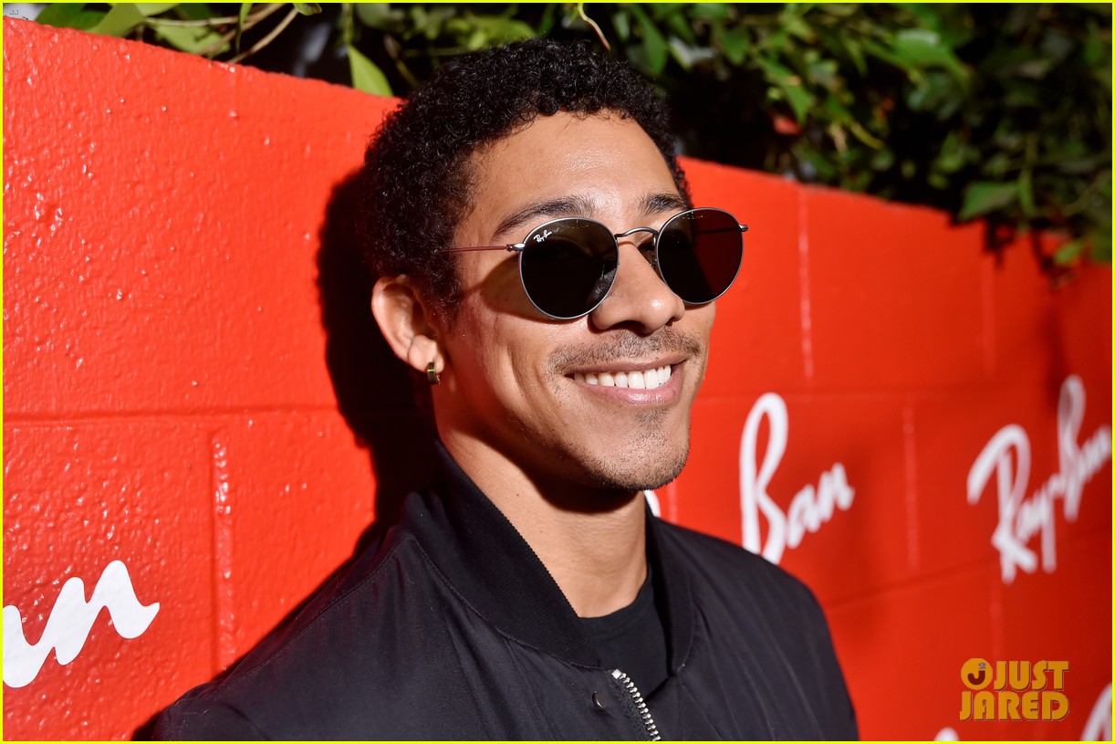 Jaime King Celebrates the Opening of RayBan's New Store Photo 4385093