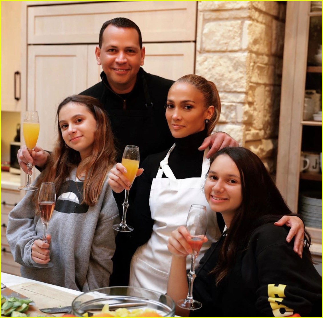 Jennifer Lopez & Alex Rodriguez Cook Up Thanksgiving Dinner with Their