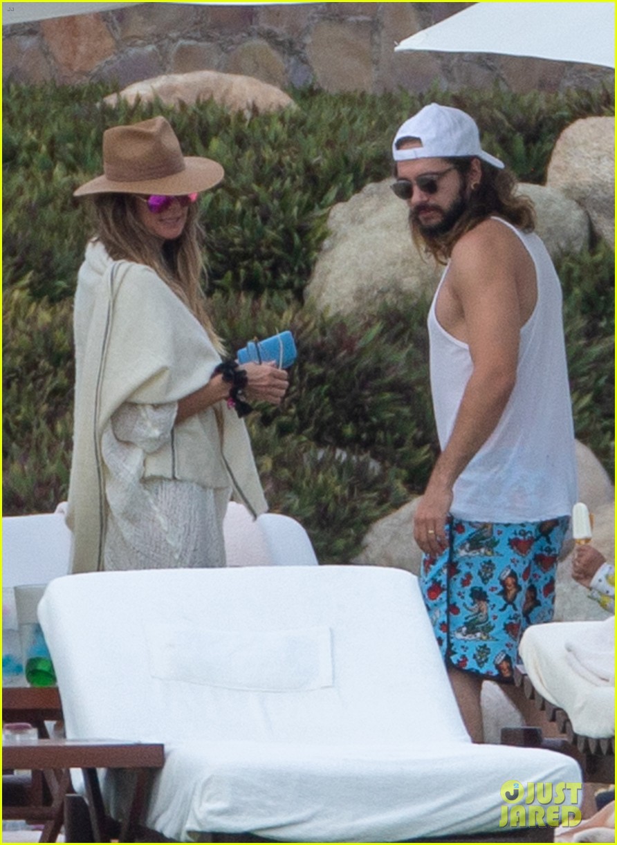 Heidi Klum & Husband Tom Kaulitz Pack on the PDA on Vacation in Cabo