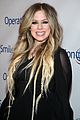 avril lavigne lends her support to operation smiles hollywood fight night 02