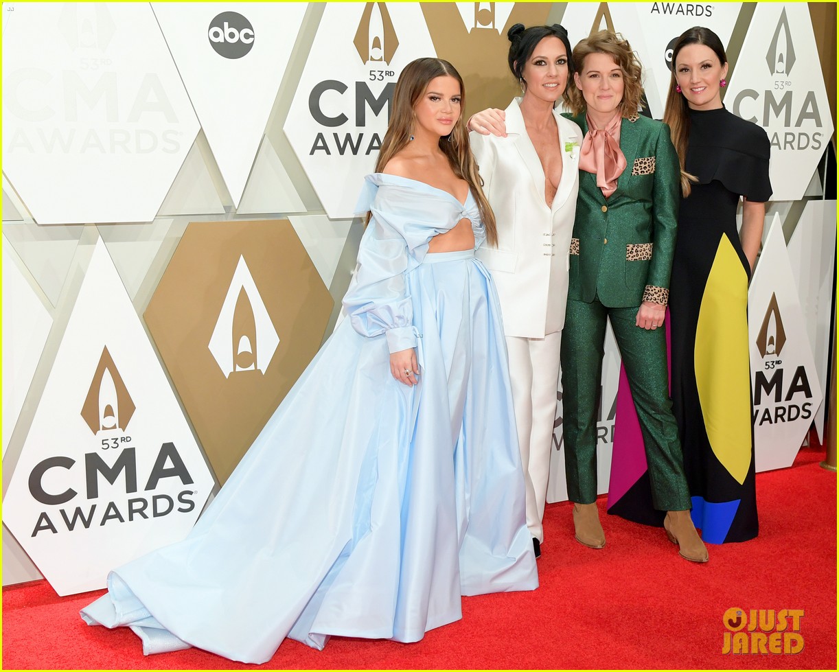 Pregnant Maren Morris Stuns in Blue TwoPiece Gown at CMA Awards 2019