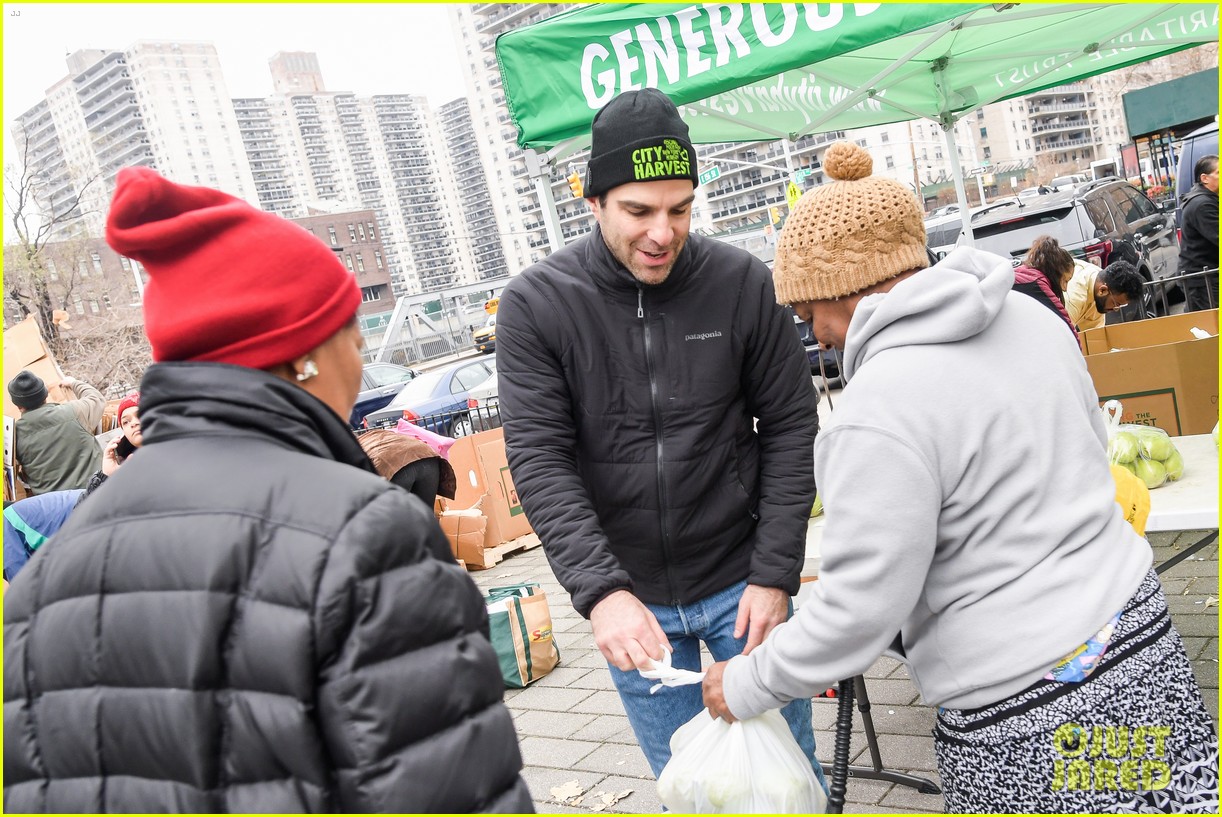 zachary quinto helps distribute food with city harvest ahead of thanksgiving 014395342