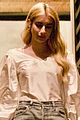emma roberts goes back to blonde after wrapping ahs 1984 04