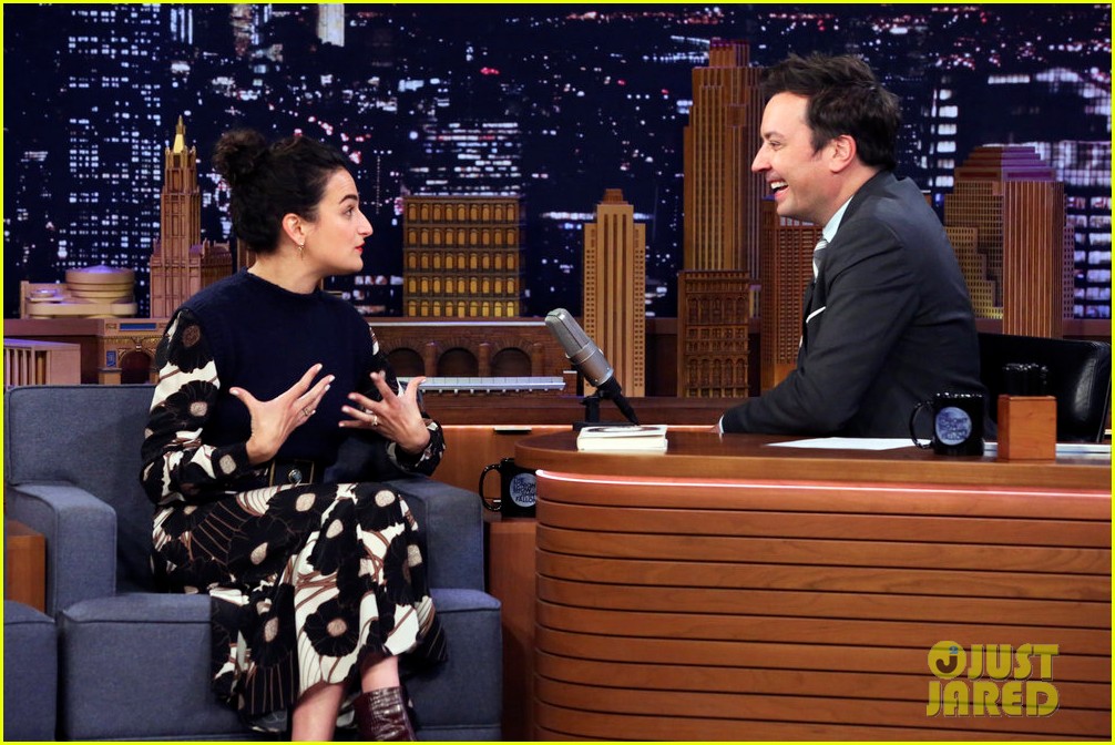 jenny slate describes on fallon ruining her fiance proposal with a mouthful of sausage 024383107