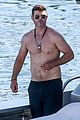 robin thicke shirtless boat day miami 03