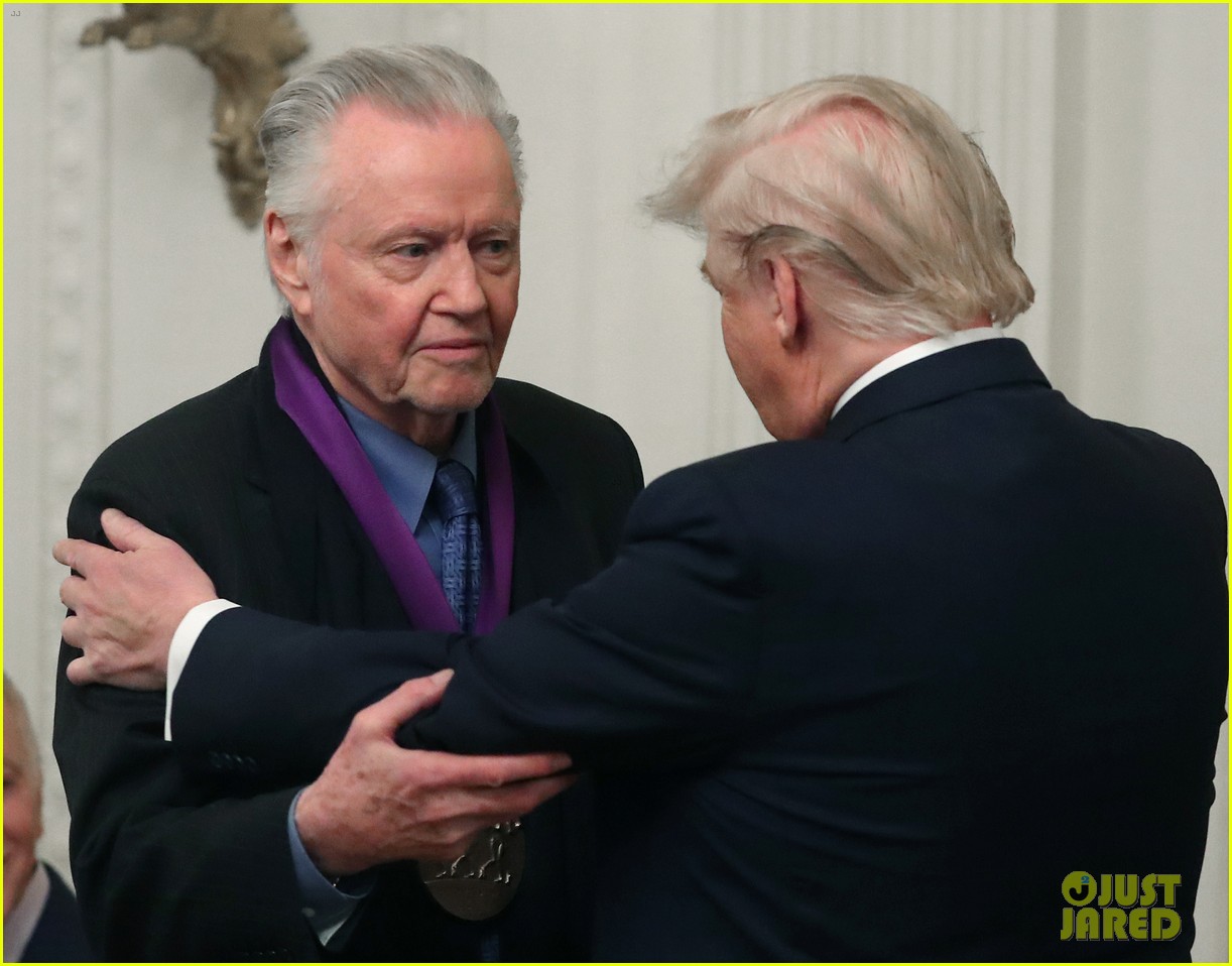 jon voight shows off dance moves trump awards him national medal of arts 044391536