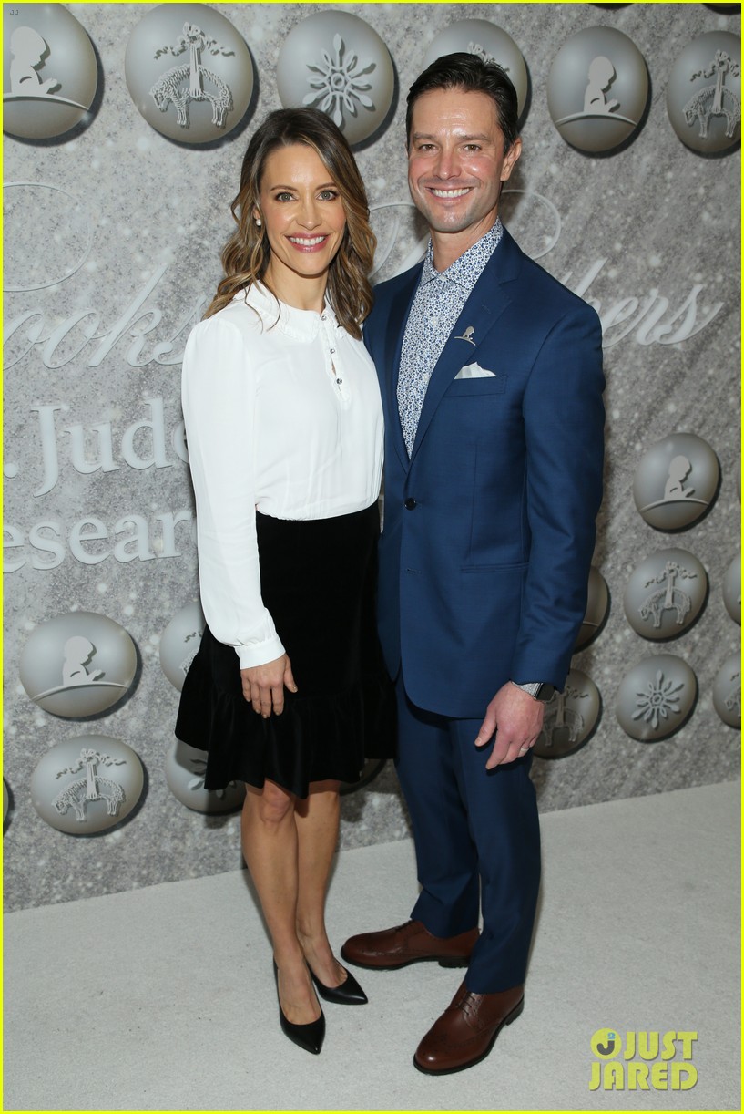 brooks brothers holiday party 42