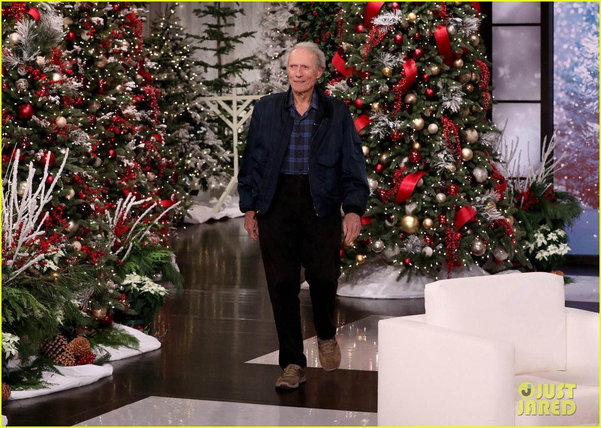 clint eastwood tells ellen he conitnued working despite southern california wildfires 034400417