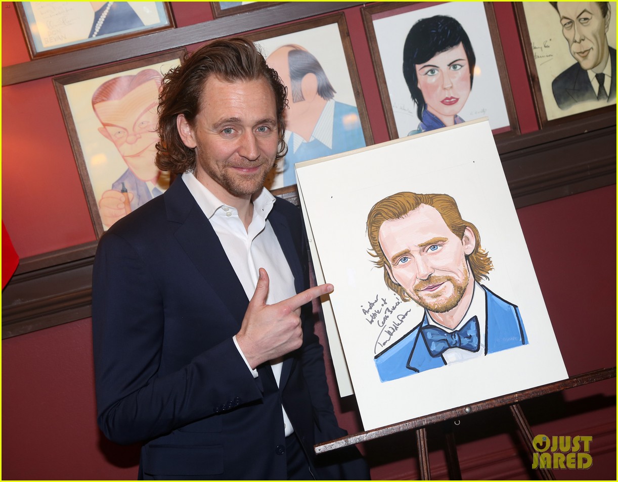 tom hiddleston honored with caricature for betrayal broadway performance 014398749