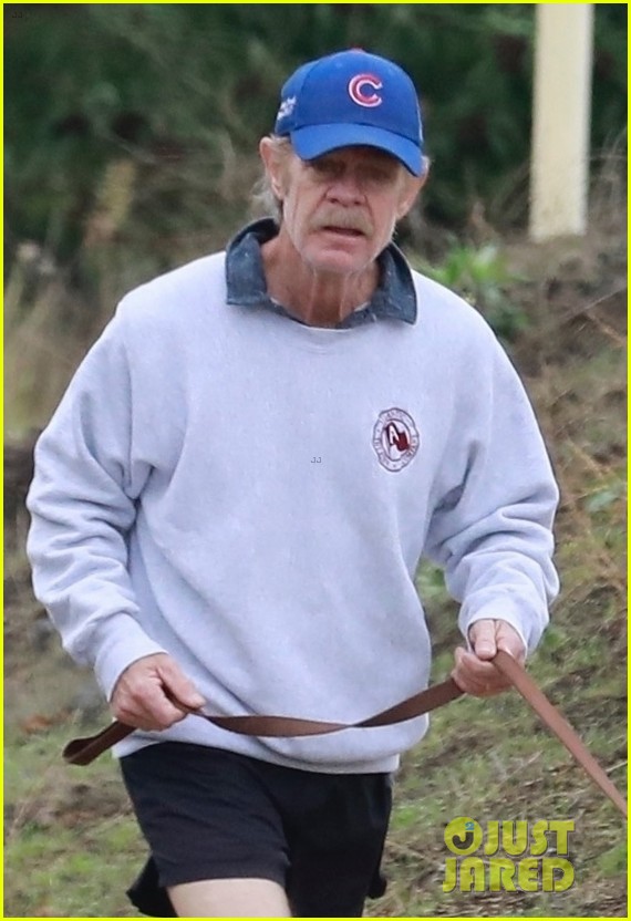 felicity huffman william h macy couple up morning hike 02