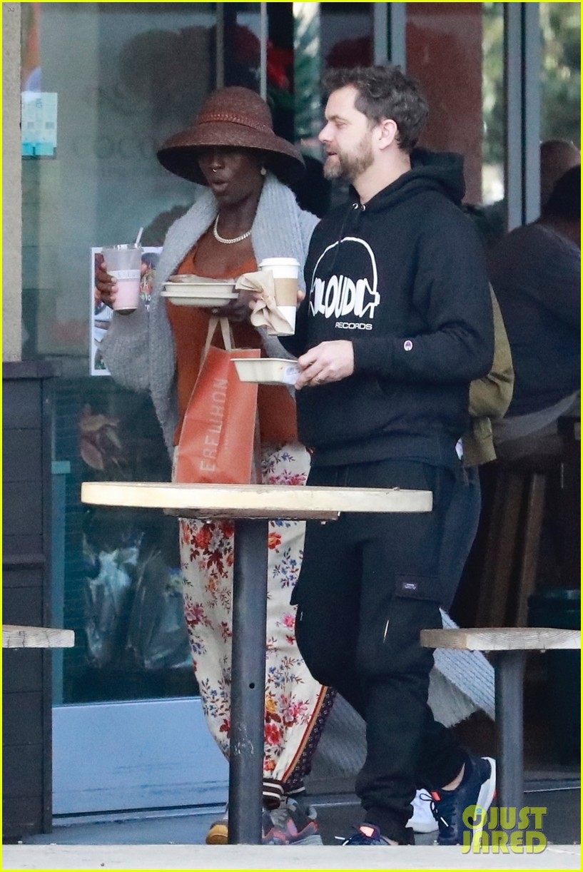 joshua jackson jodie turner smith step out for first time since getting married 114406071