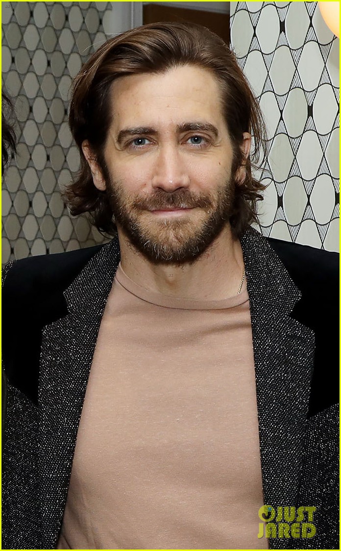 jake gyllenhaal shows support at parasite screening 024400225