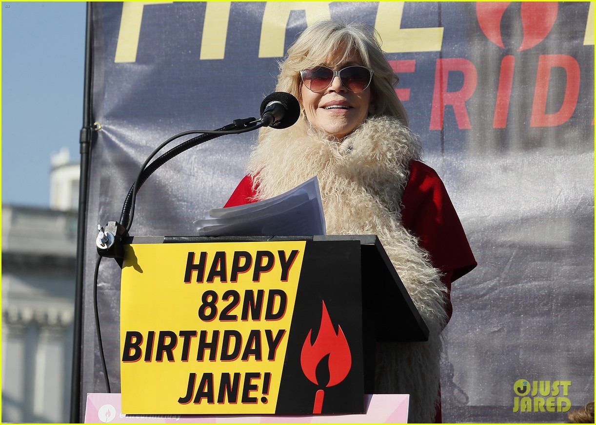 jane fonda arrested eve of bday fire drill friday protest 014405723