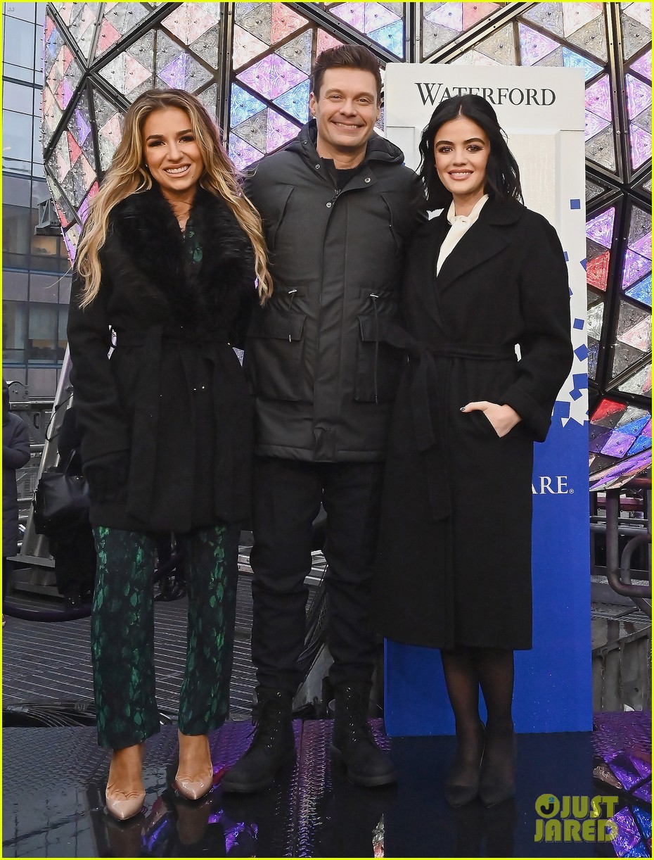 lucy hale nye rehearsals ryan seacrest 074407306
