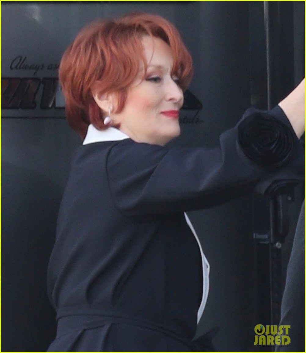 meryl streep in red wig the prom set 024405801
